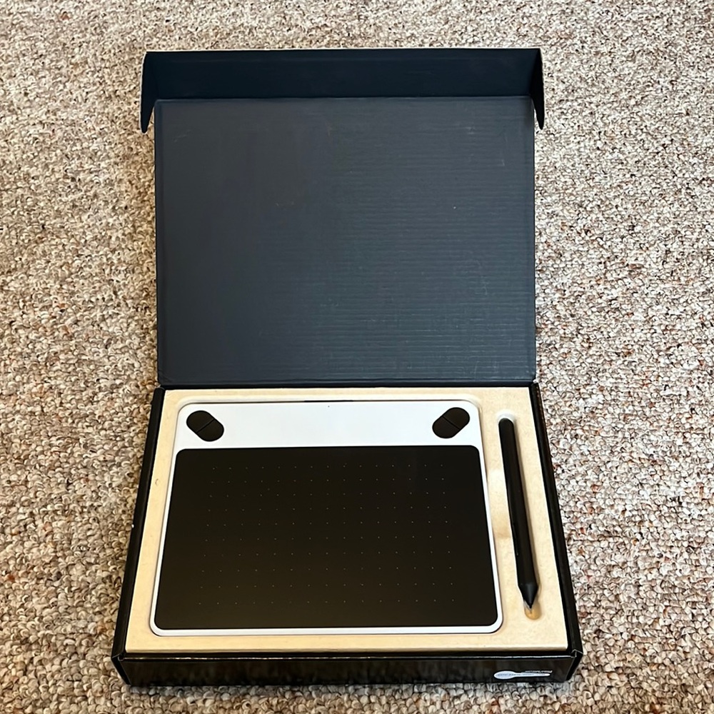 Wacom Intuos Pen Tablet